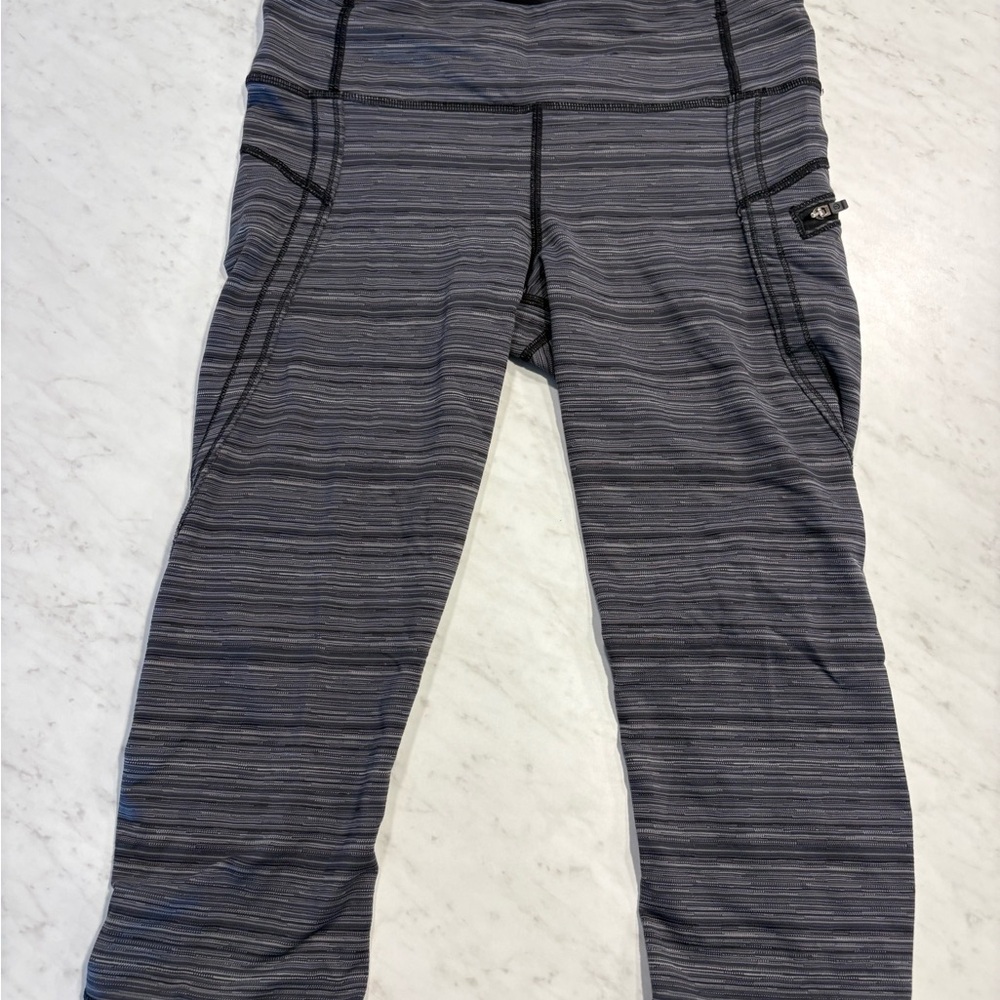 Lululemon Leggings Womens 6 Gray Capri Striped High Waist Athletic Yoga